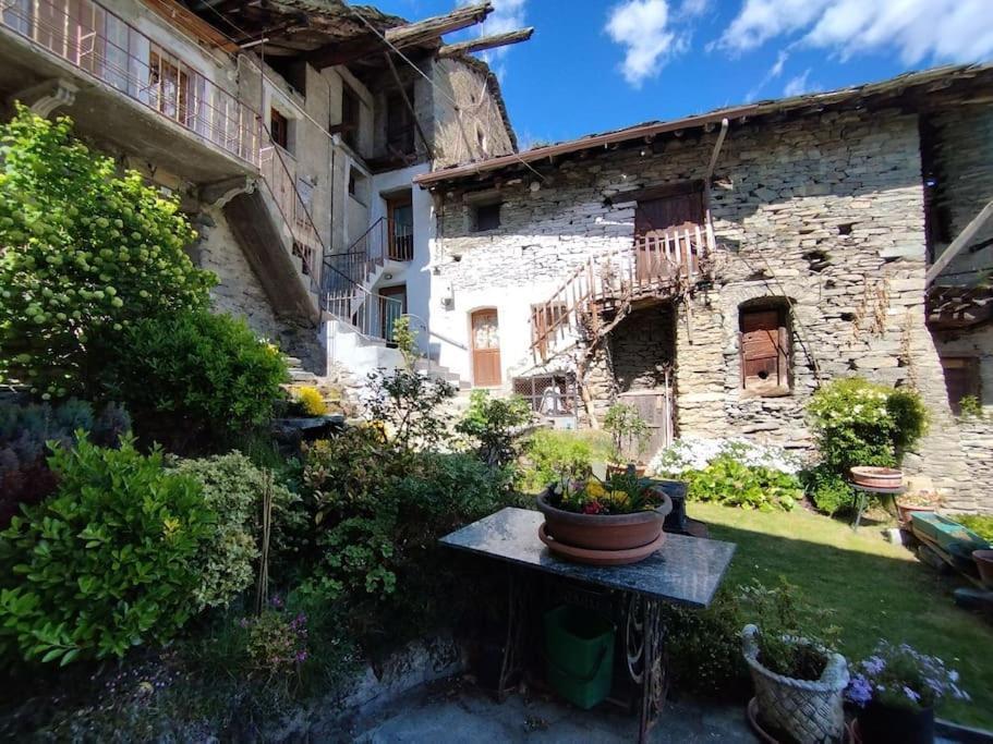 Hameau Gubioche, Casa Vacanze Chambave Exterior foto